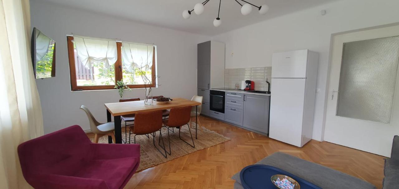 The Pines Serviced Apartments Brașov Exterior foto